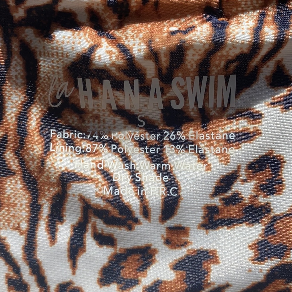 Two-Piece Leopard LaHana Suit - Picture 4 of 7